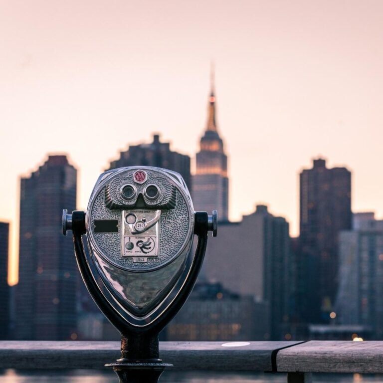 Do tourists tip in New York?