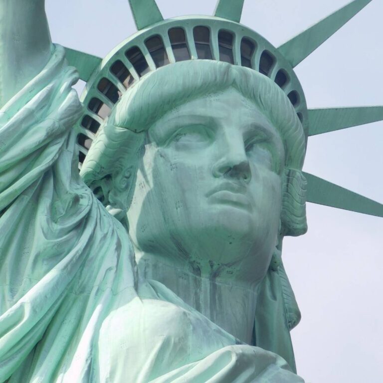 Where is the best area to stay in New York for sightseeing?